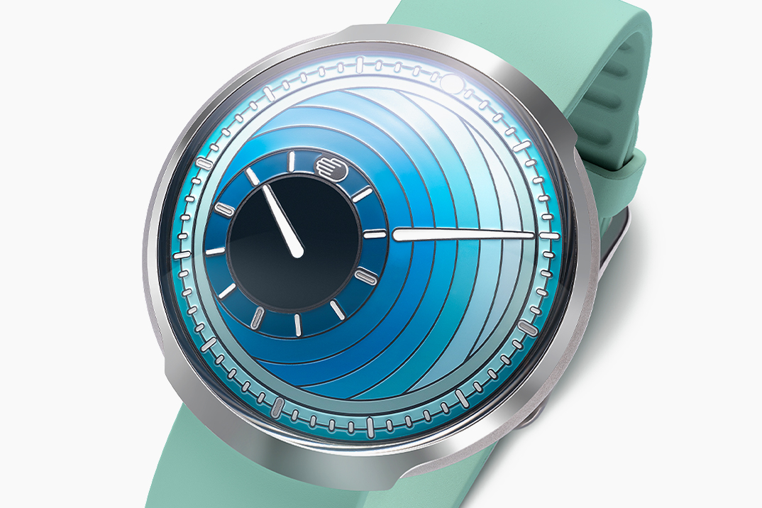 Ressence e artista Daniel Engelberg transformam o tipo 8 em obras de arte coloridas para o seu pulso