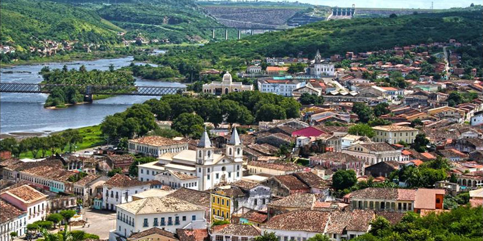 Bahia: capital é simbolicamente transferida de Salvador para Cachoeira