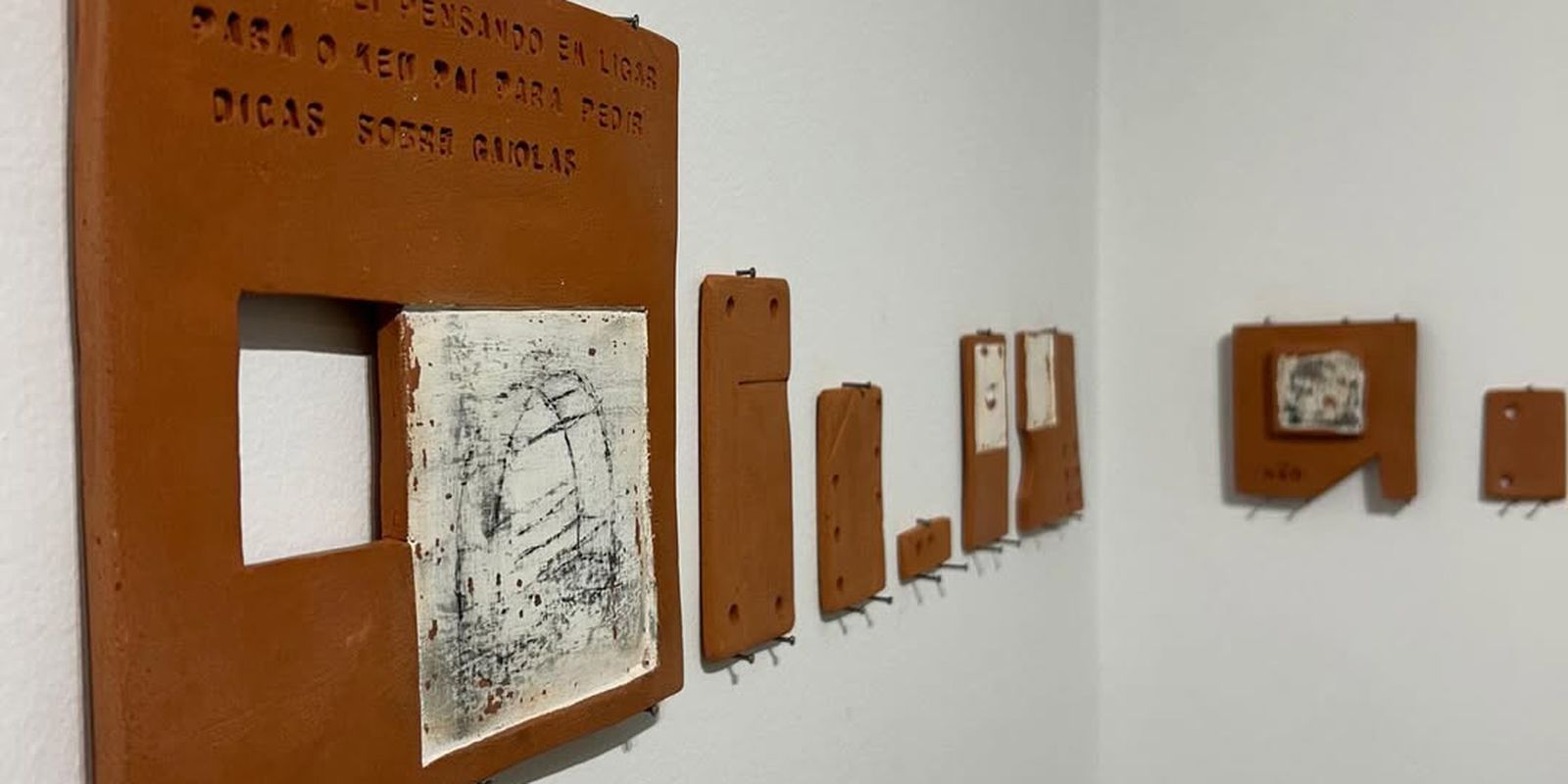 Luto, afeto e masculidade em exposição de Wilton Oliveira em Salvador