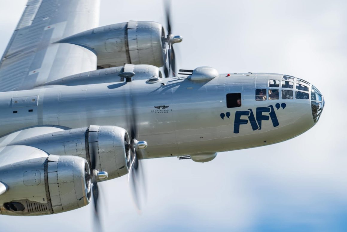 B-29 Fifi está voando novamente após os principais reparos do motor