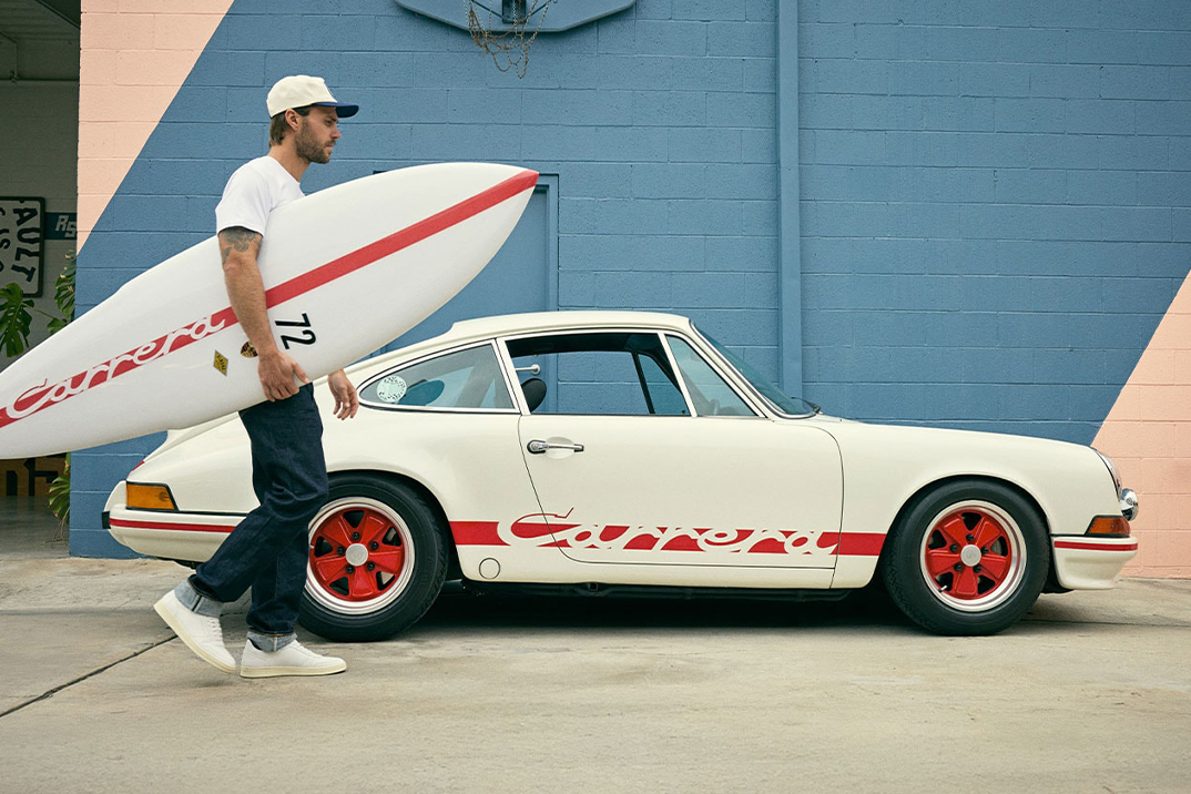 Porsche & Almond se une a uma coleção de surf inspirada no Carrera Rs 2,7 de 1972