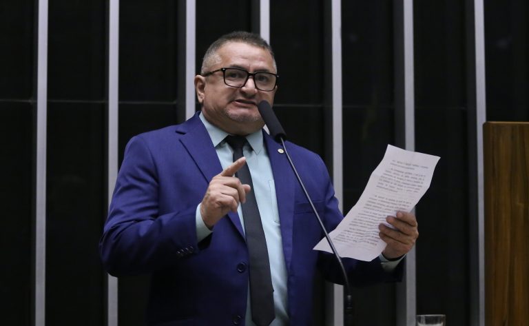 Comissão aprova criação de cartão material escolar para estudantes da rede municipal – Notícias