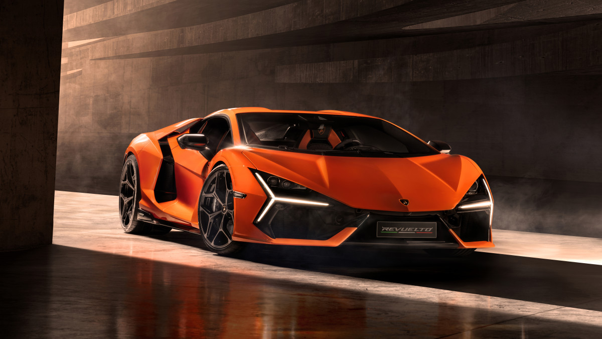 Lamborghini Revuelto recordou novamente, desta vez para as portas