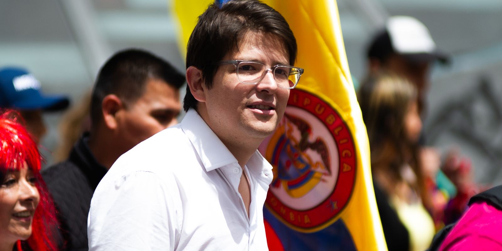 Morre Miguel Uribe, pré-candidato à presidência da Colômbia