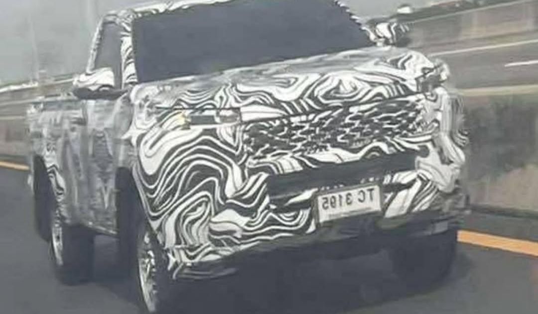 2026 Toyota Hilux espionou novamente quando a revelação se aproxima