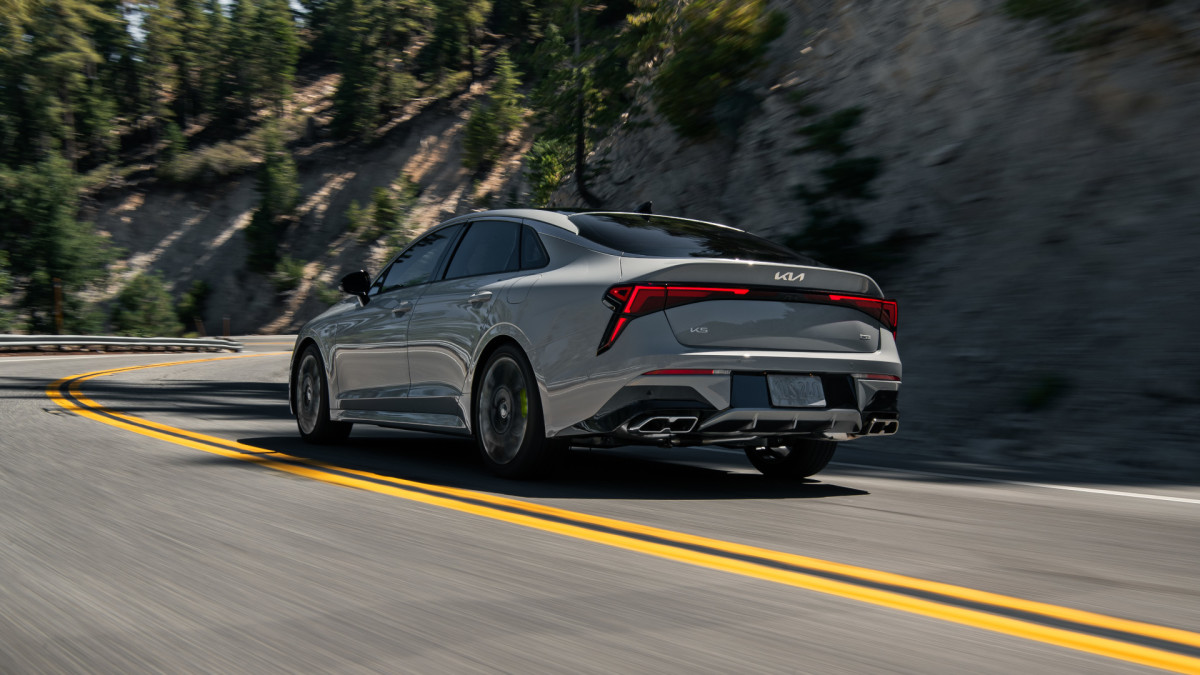 2023-2025 Kia K5s e Tellurides estão literalmente desmoronando