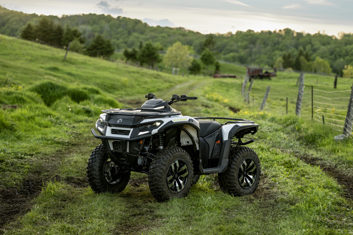 Can-Am levanta as apostas com o New Defender, Outlander