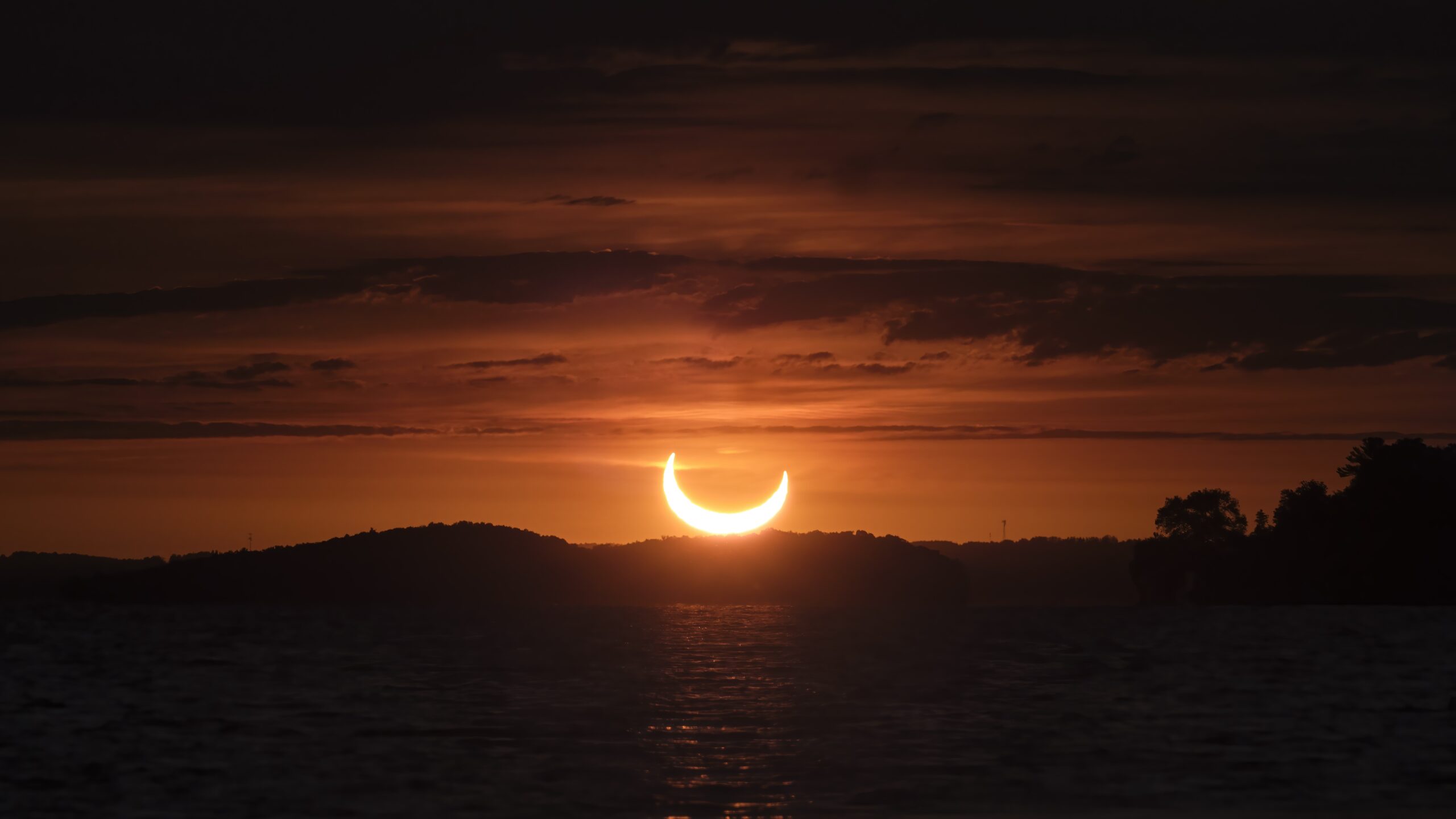 1 mês até que o eclipse solar parcial leva ‘mordida’ do sol