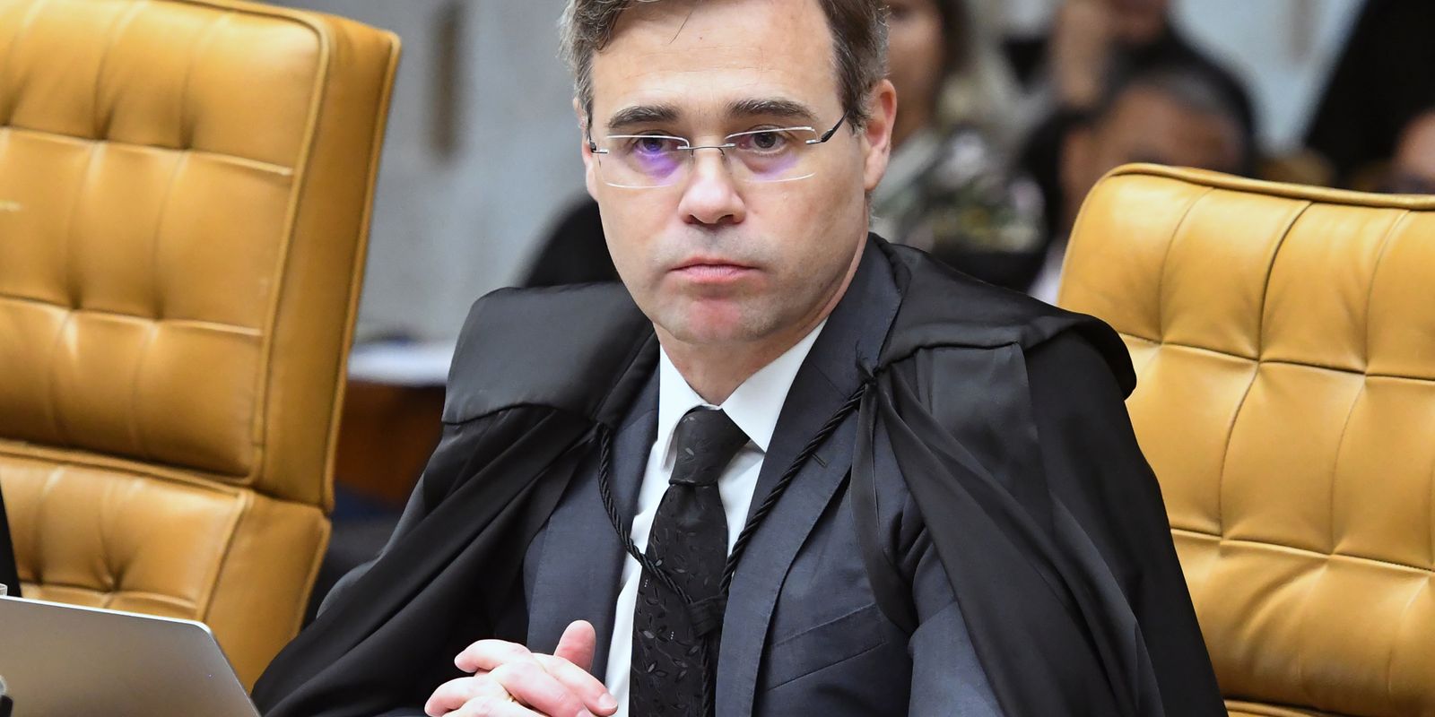 Mendonça critica ativismo judicial e defende autocontenção da Justiça