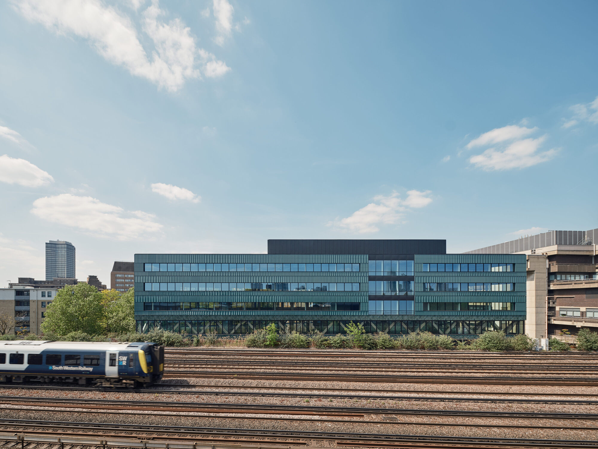 Paradise Se11 Missa Timber Office / Feilden Clegg Bradley Studios