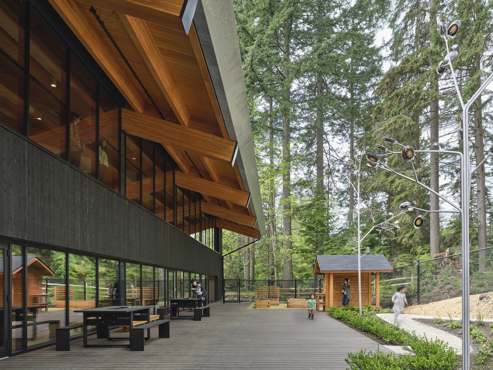 Centro da Família da Universidade de Capilano para Estudos de Infância / Arquitetura Pública