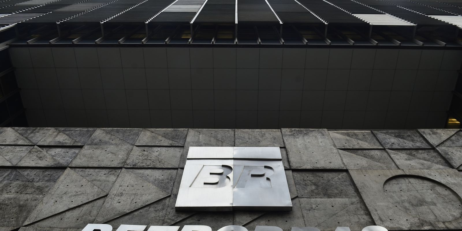 Diretor da Petrobras atribui queda na bolsa a montante de dividendos