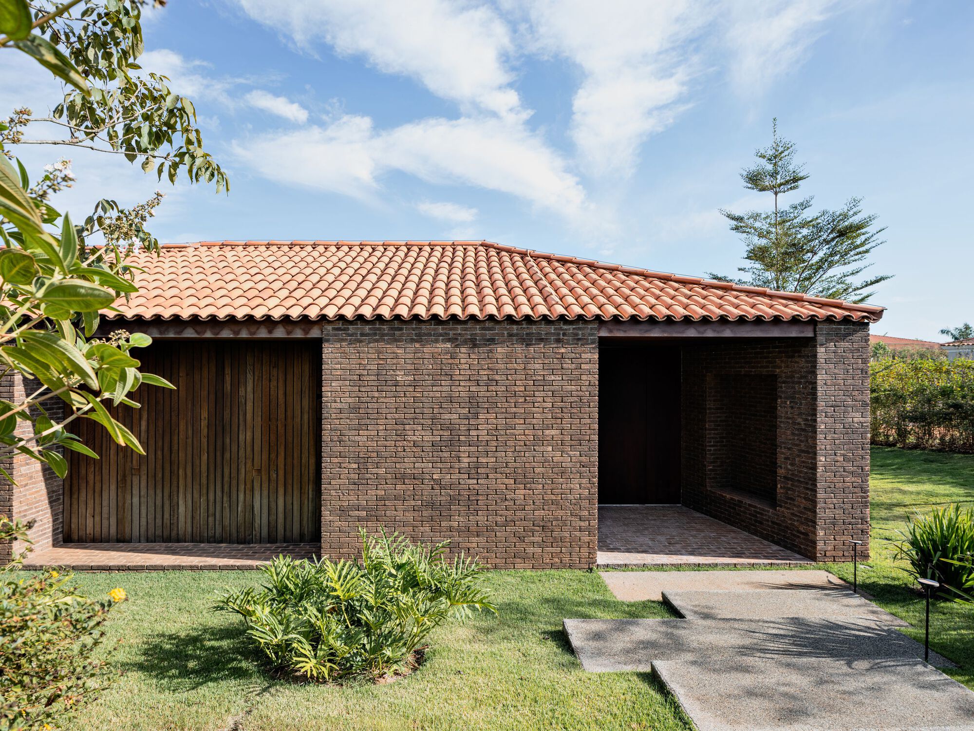 Haras House / Felipe Hess Arquitetos