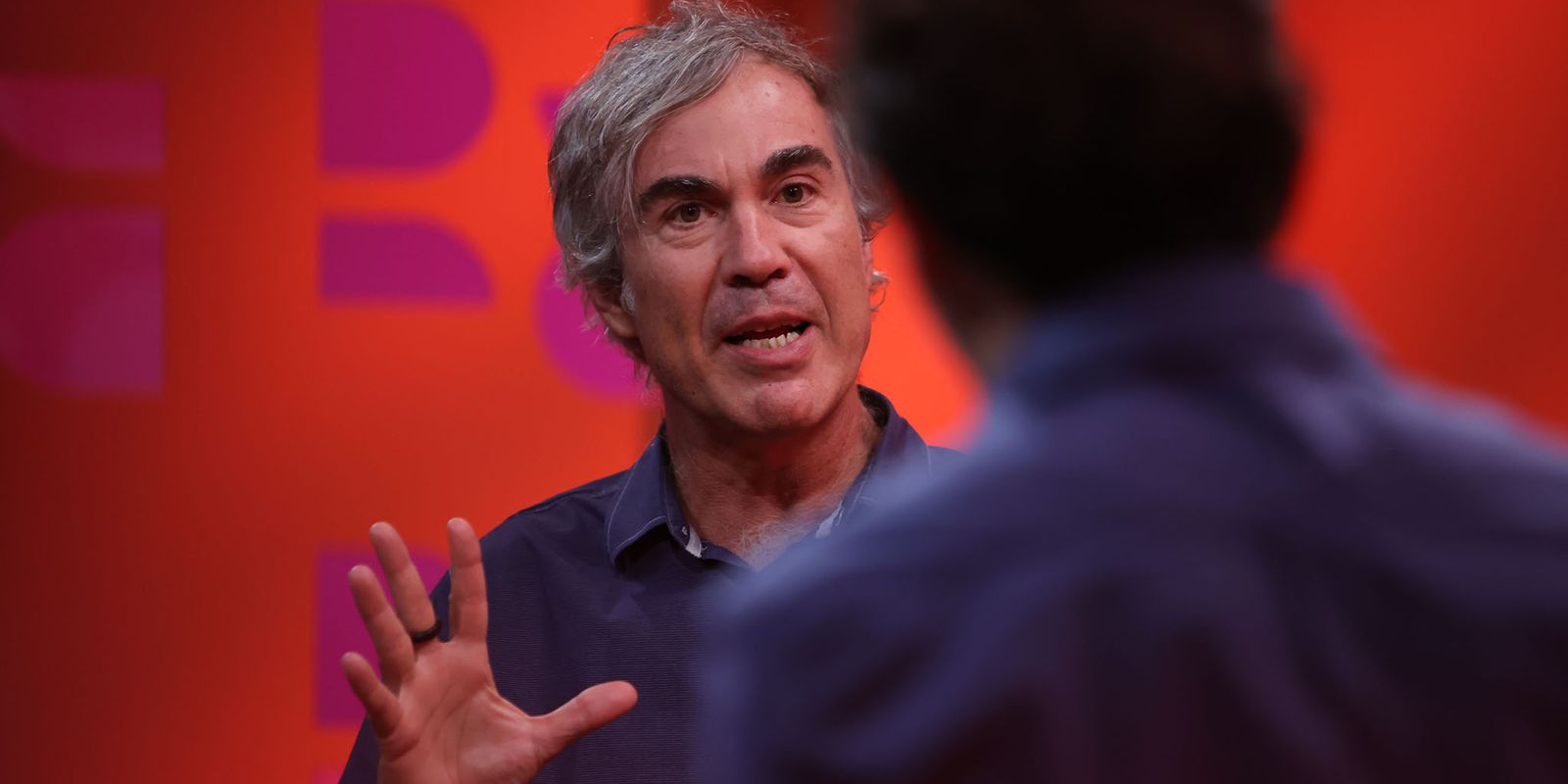 Bruno Paes Manso analisa origem e futuro das milícias no DR com Demori