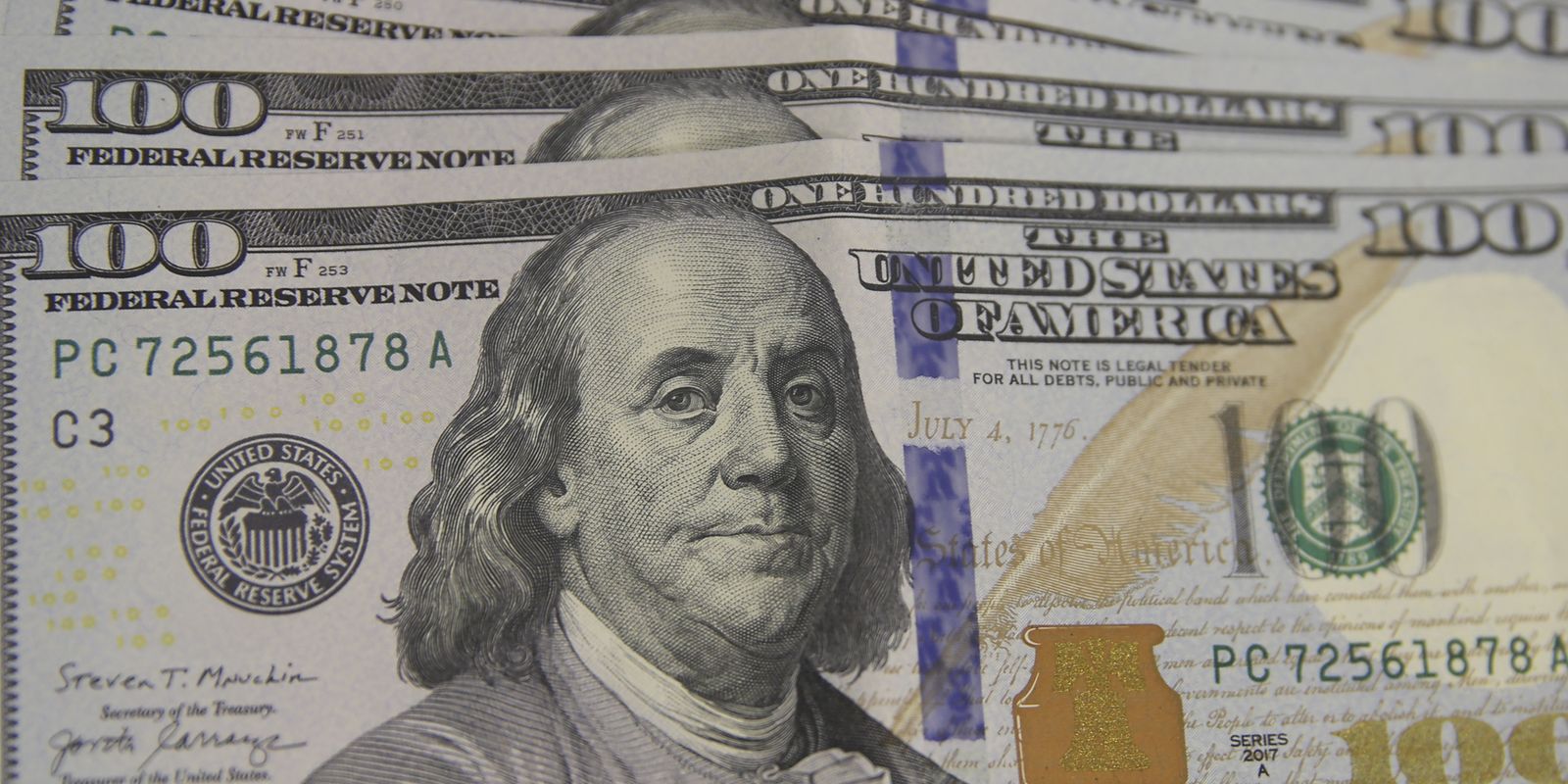Dólar cai para R$ 5,42 e atinge menor valor em mais de um mês