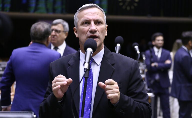 Oposição afirma que resposta ao tarifaço dos EUA deve ser a votação do projeto da anistia – Notícias