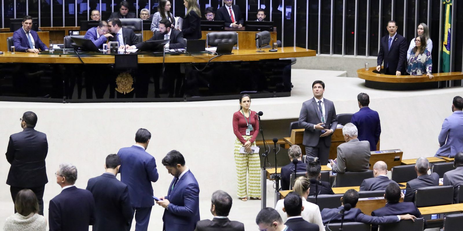 Câmara aprova bônus para servidor do INSS por revisão de benefícios