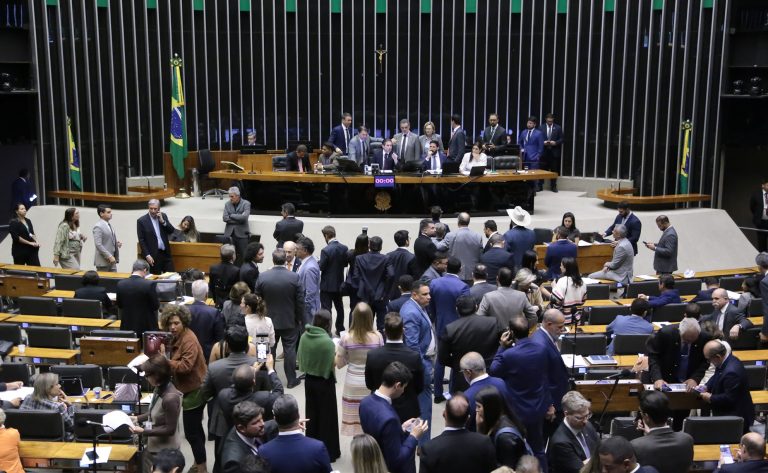 Projeto aprovado proíbe provedores de monetizar conteúdo que viole direitos da criança – Notícias