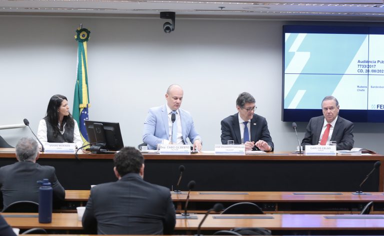 Bancos e lojistas criticam exigência de aviso antes de negativar devedores – Notícias
