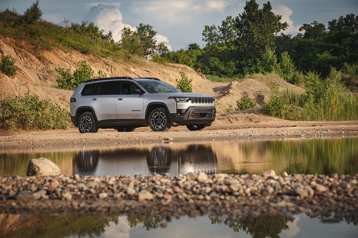 O Jeep Cherokee de 2026 está de volta – maior, mais inteligente e agora um híbrido