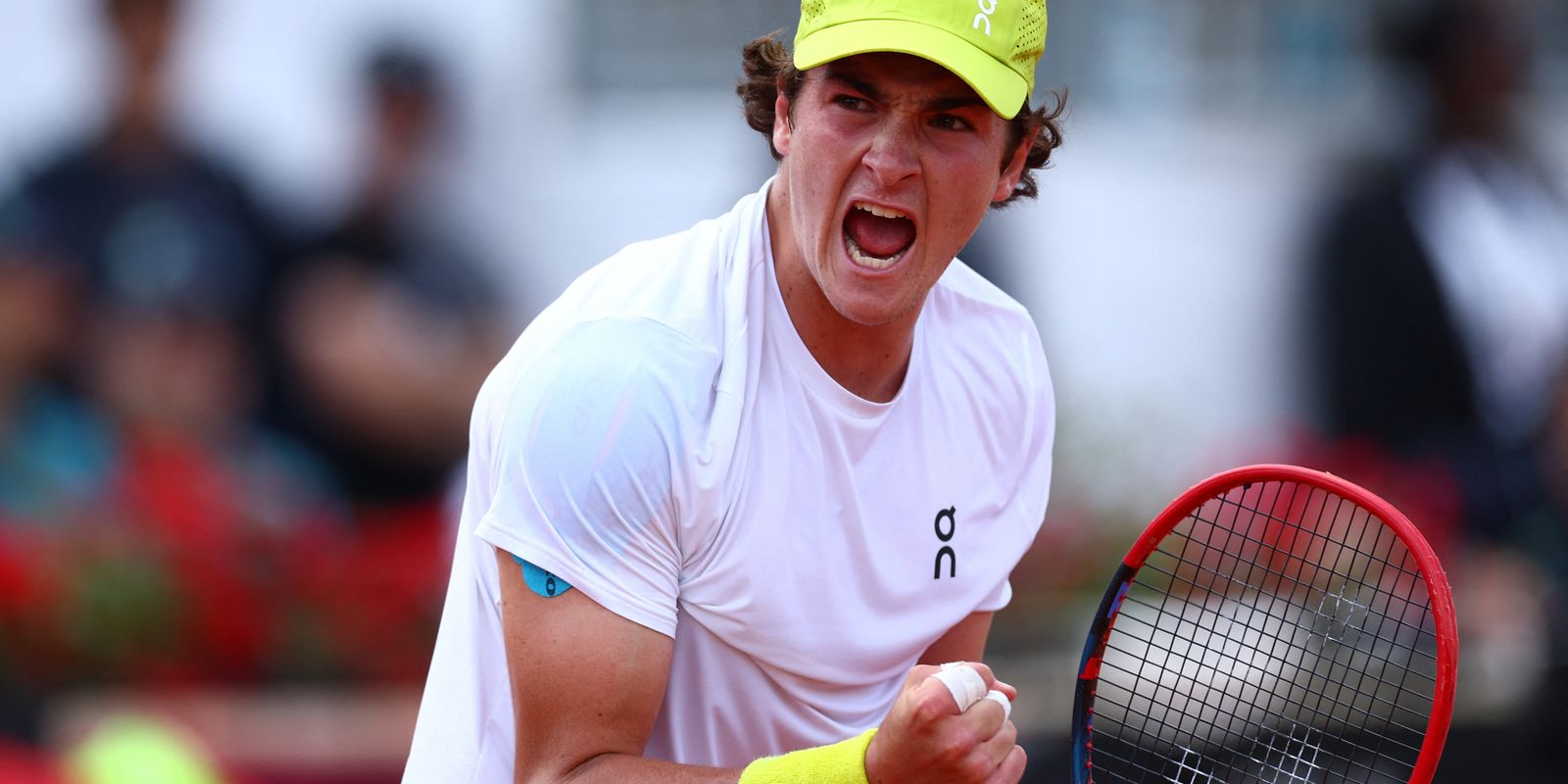 João Fonseca estreia com vitória de virada sobre chinês em Cincinnati