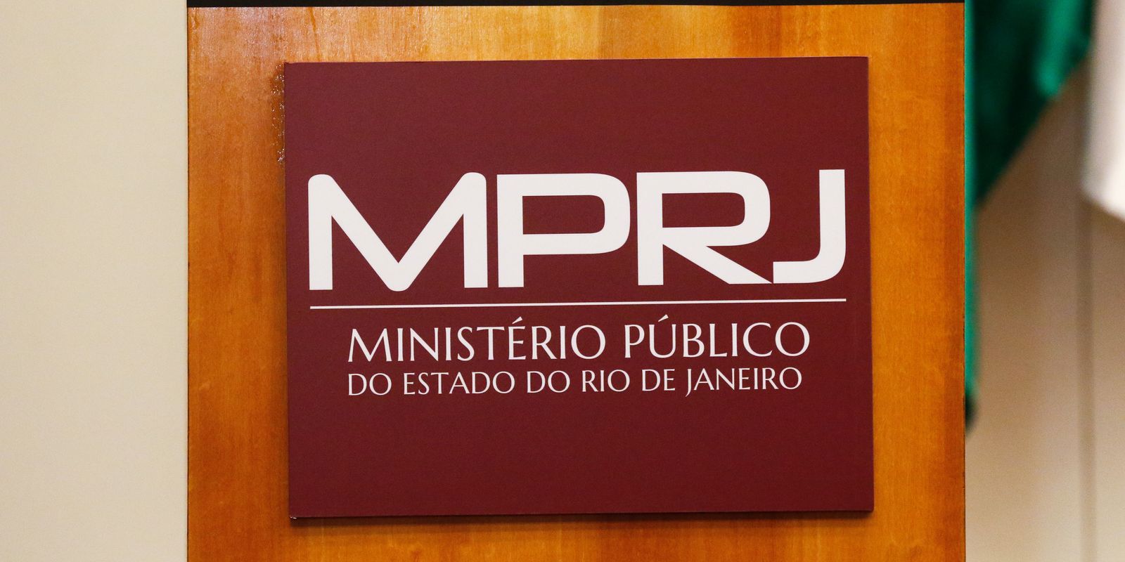 MP pede prisão preventiva de jovens que doparam turistas ingleses