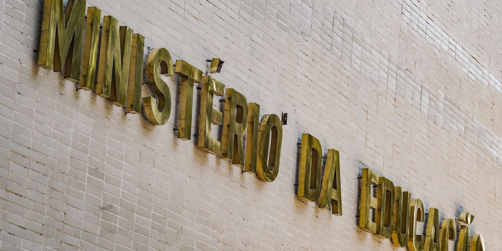 MEC lança curso de 180 horas para professores do ensino médio público