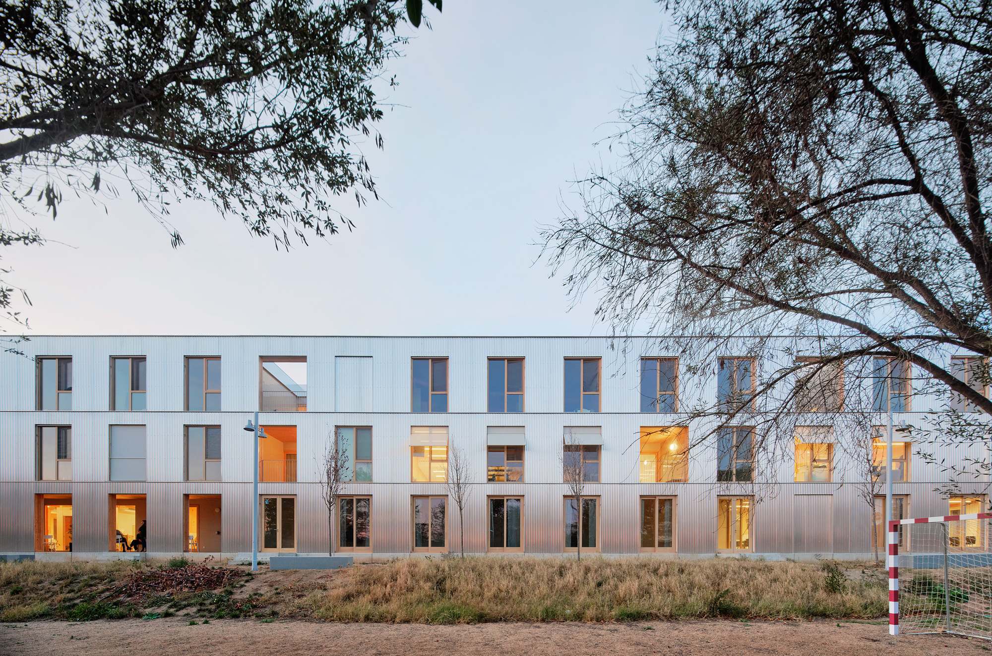 Abrigo para mulheres sem -teto em arquitetos de Barcelona / Vivas