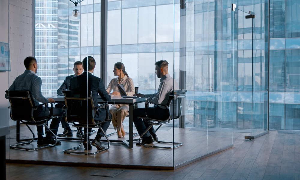 Como o associado em título de resseguro aumenta a experiência dos corretores