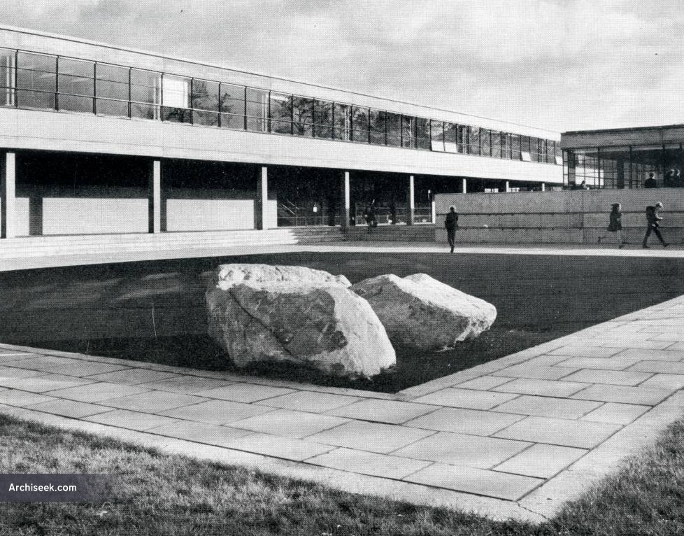 1969 – Wesley College, Ballinter, Co. Dublin – Arquitetura de Dun Readdown