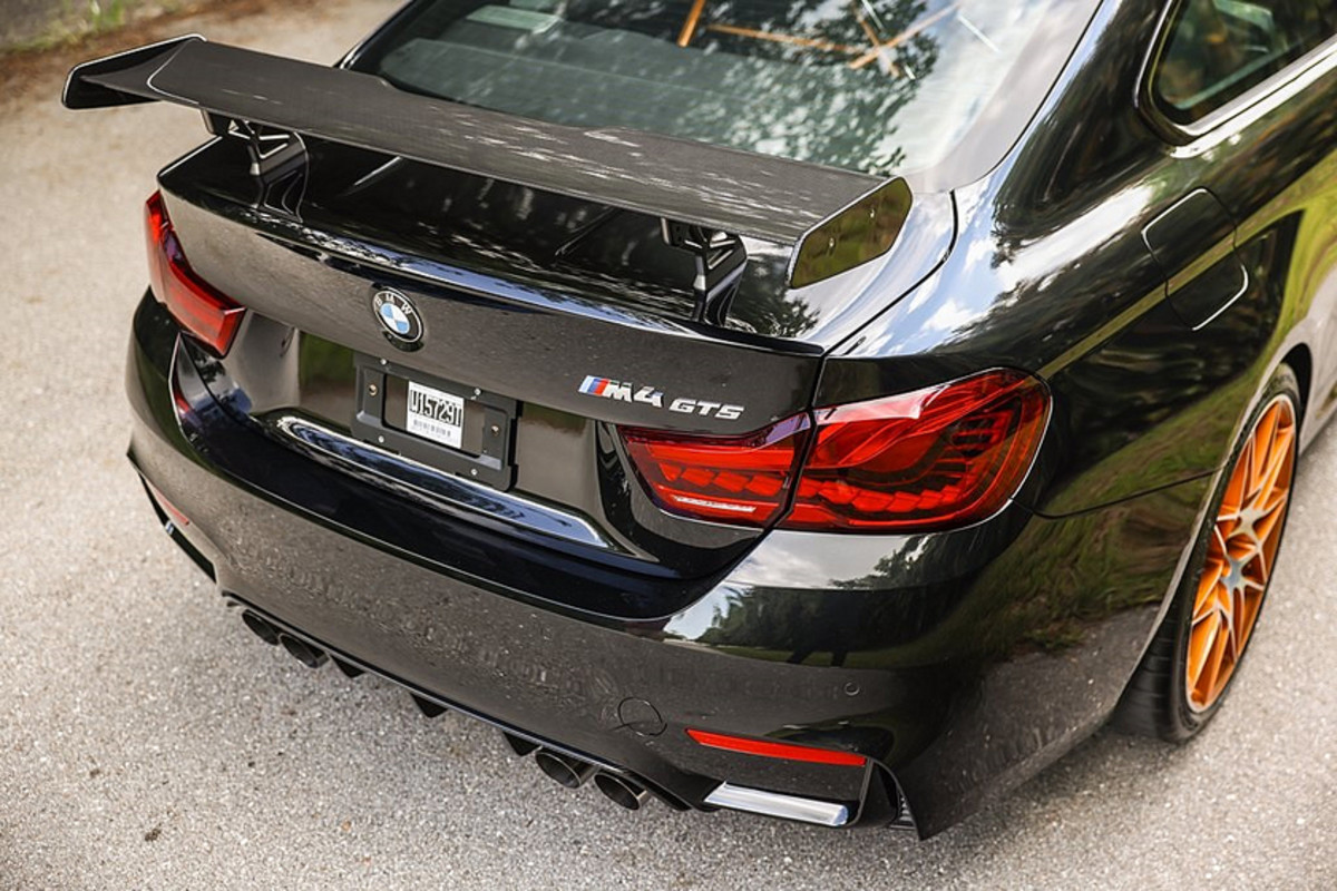 Final 2016 BMW M4 GTS com 305 milhas listadas por US $ 1 milhão