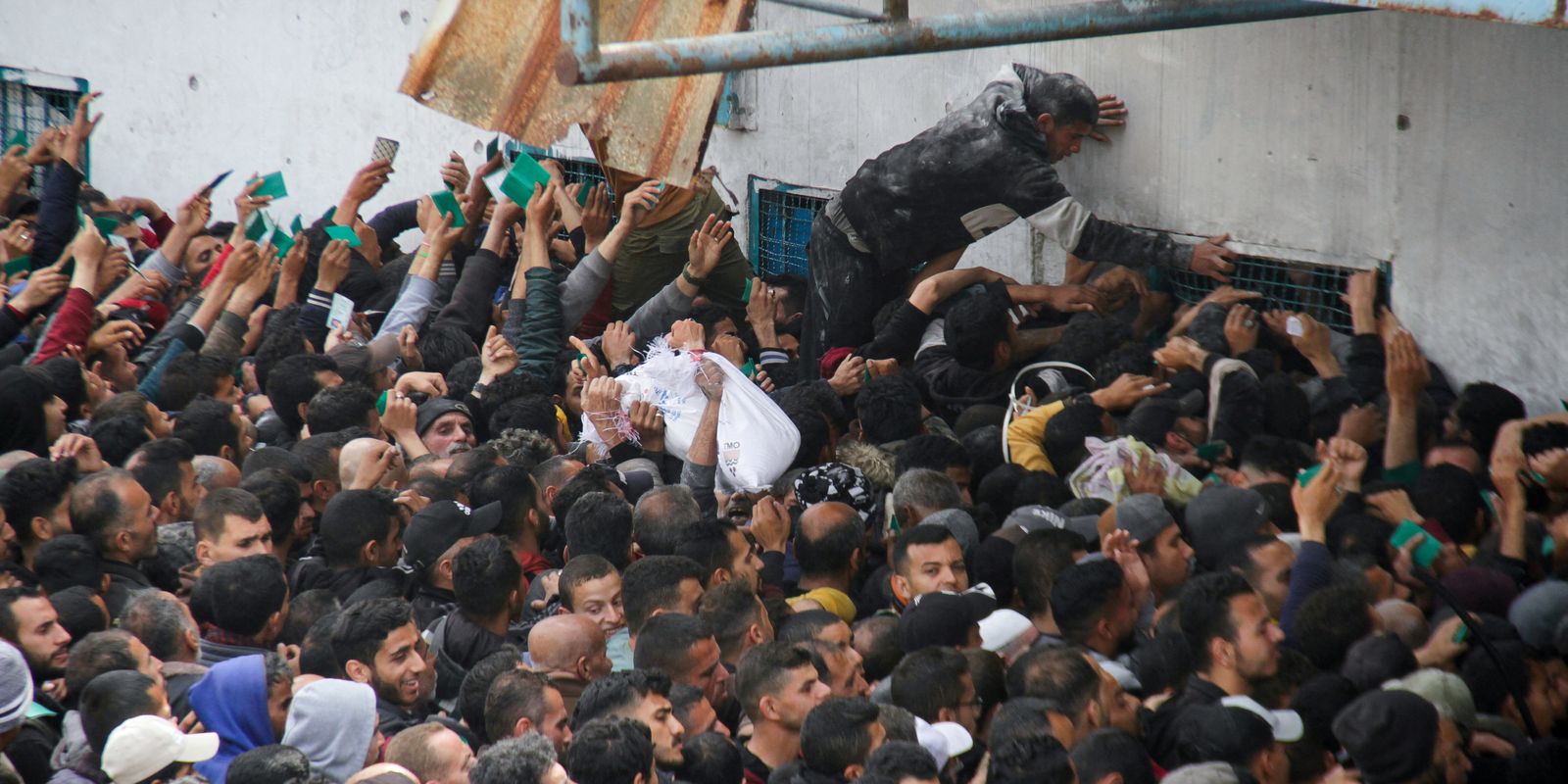 Ordem para saída da população provoca pânico na Cidade de Gaza