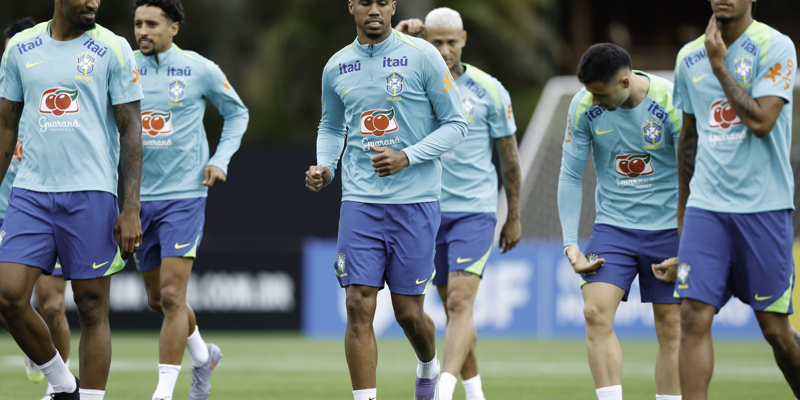 Ancelotti comanda primeira atividade com todos os convocados