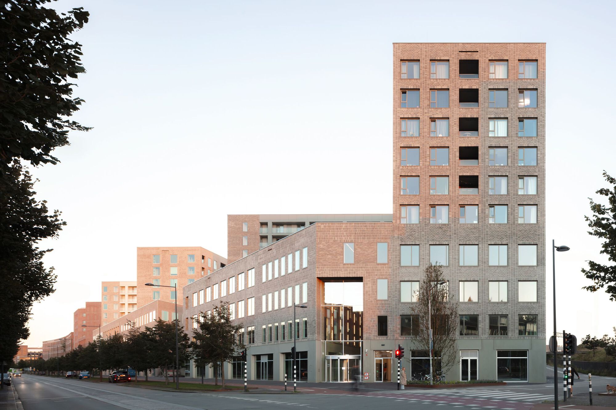 5TRACKS DISTRITO DE USUDO Misto / Arquitetura de Shift Urbanism + Powerhouse Company