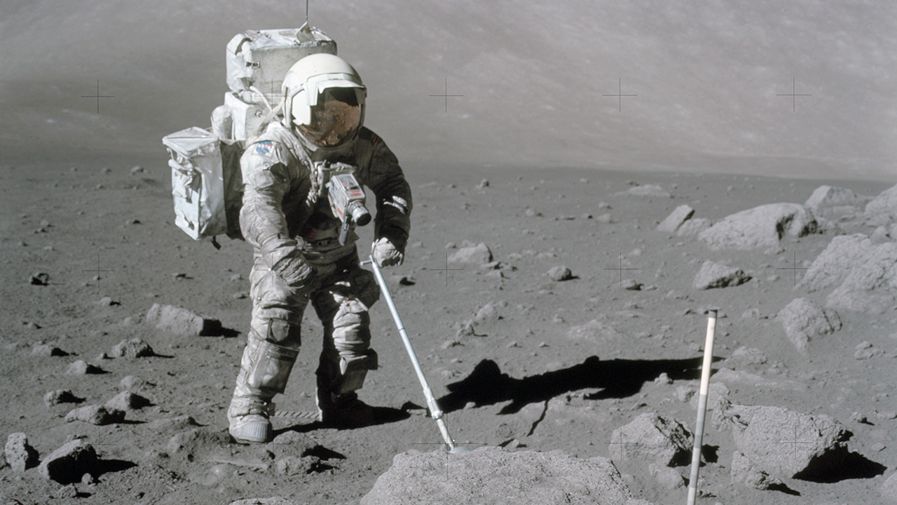 Uma pequena rocha da lua Apollo 17 está desbloqueando uma história lunar secreta