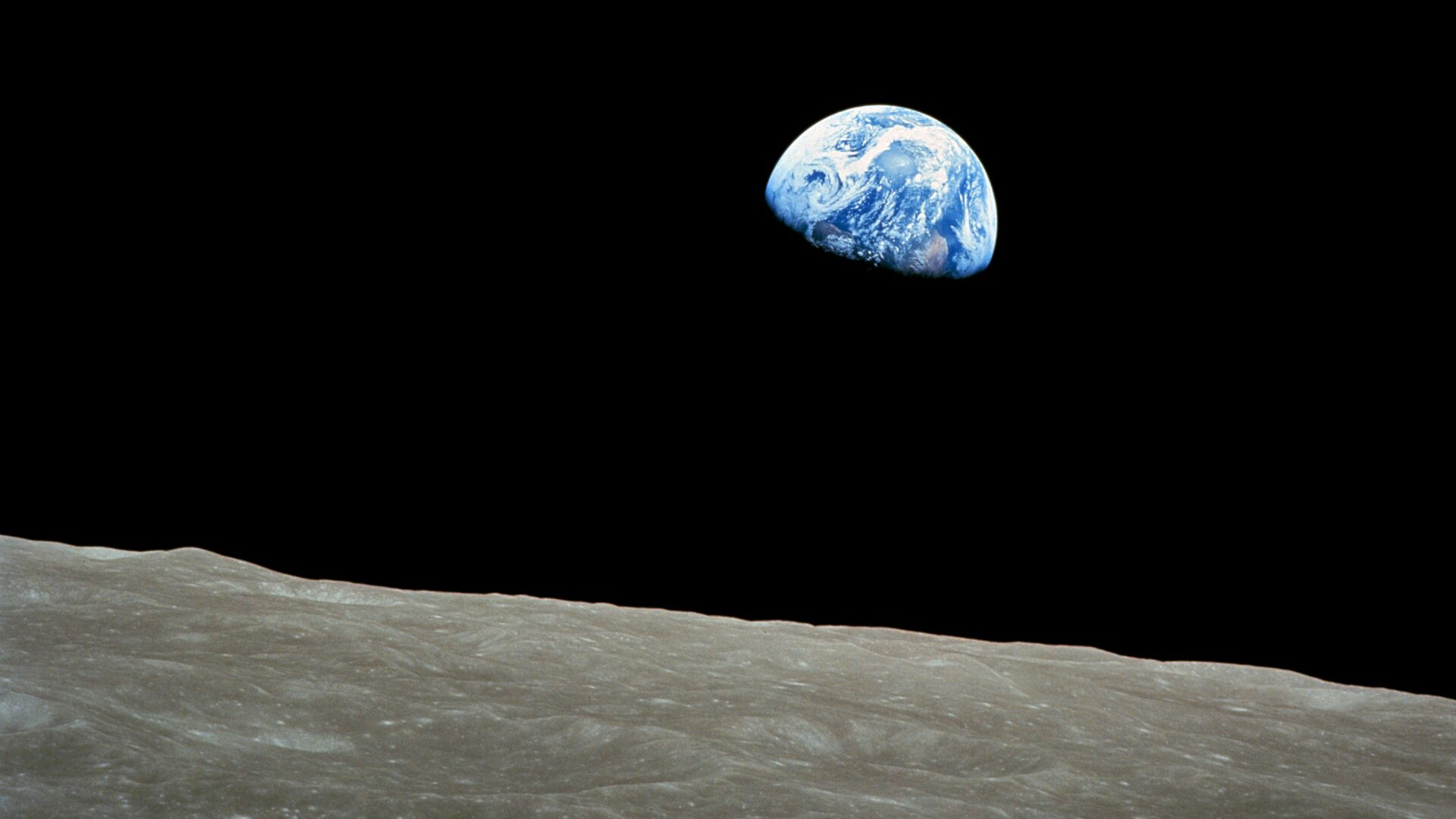 A lua está ficando um pouco mais longe da terra a cada ano – um físico explica o porquê