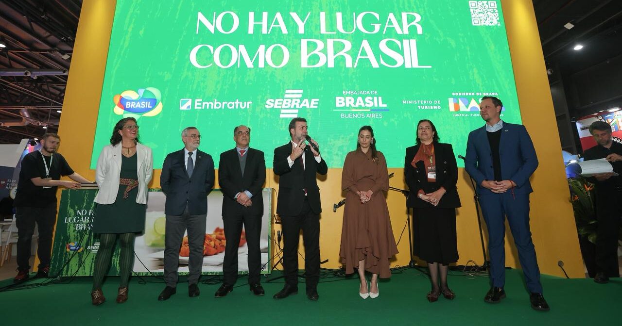Na FIT, Embratur e Sebrae lançam campanha para América Latina com brasileiros como protagonistas