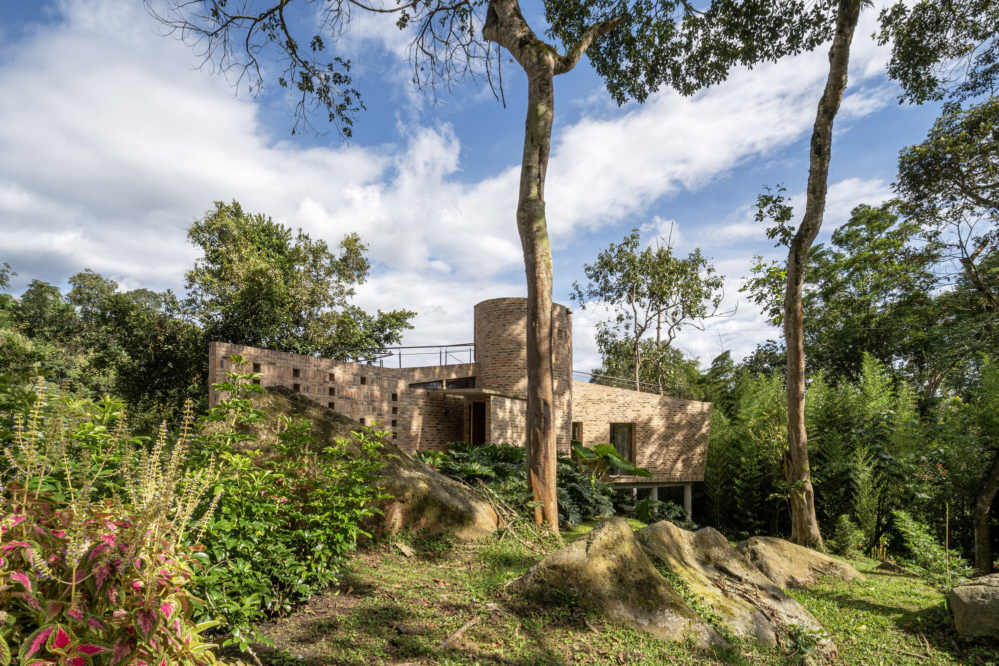 NOLA CABIN / IEMAIL Architecture