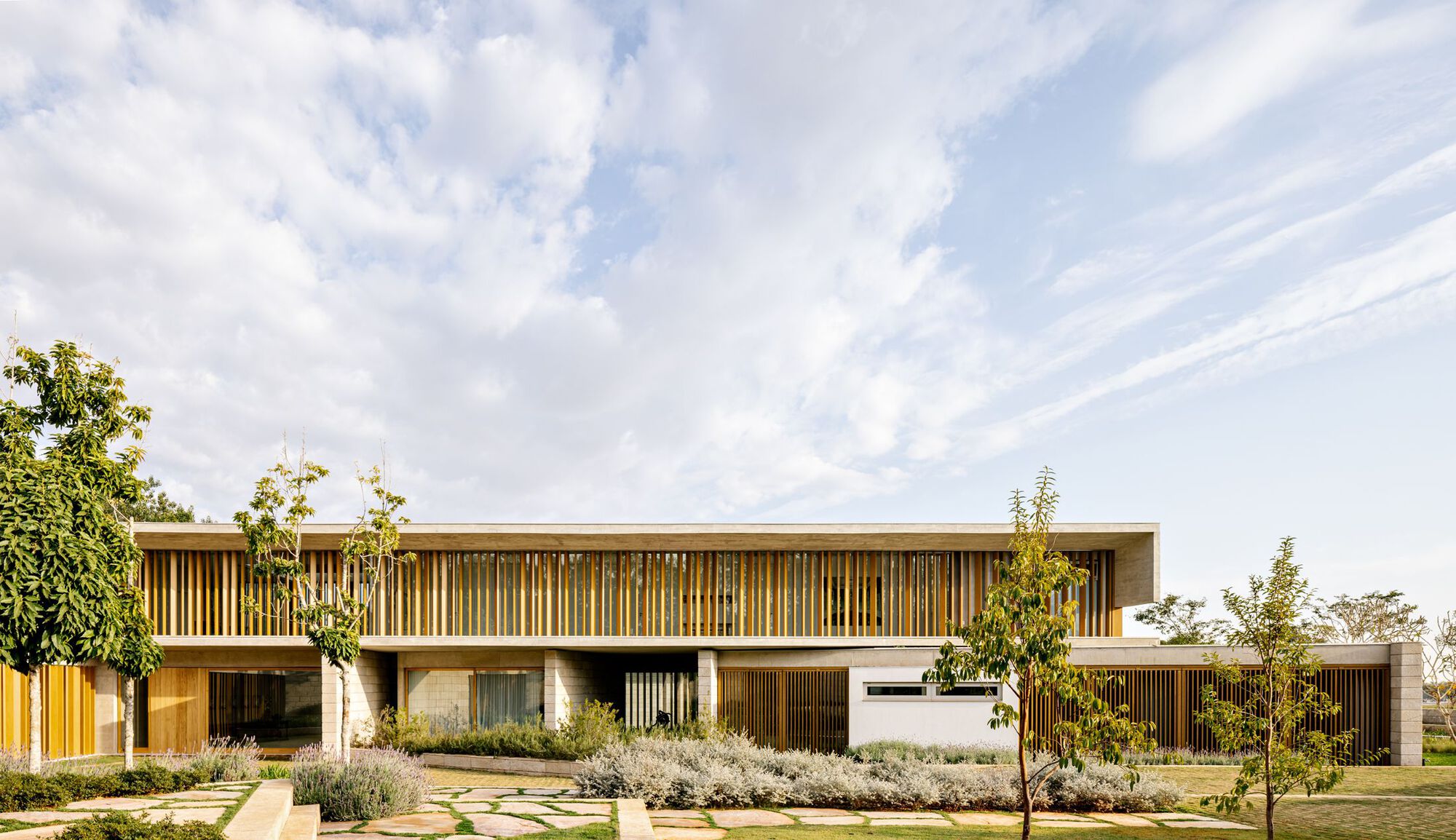 Bosque House / FGMF | Archdaily