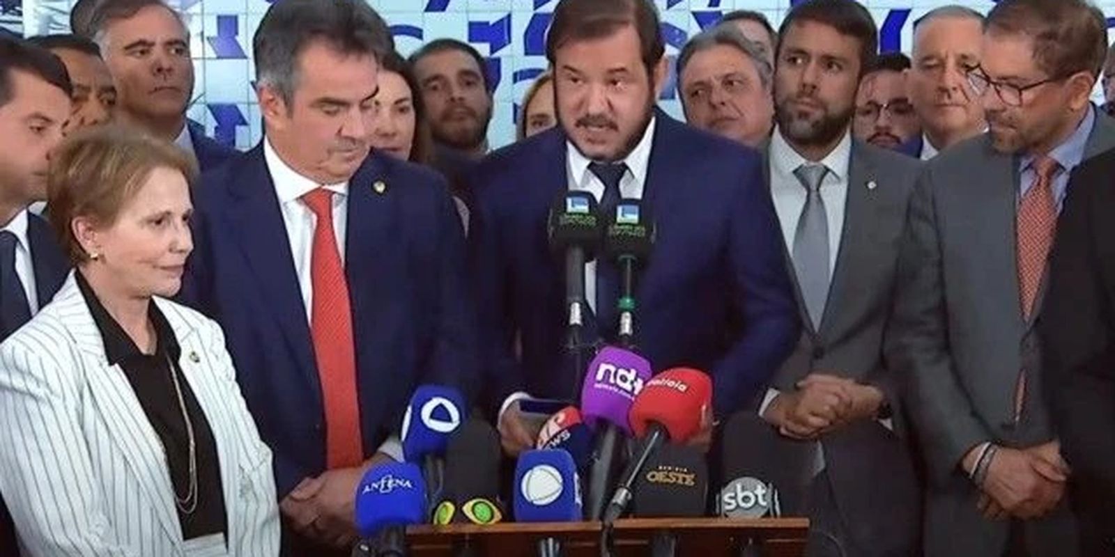 União Brasil e PP anunciam afastamento do governo Lula