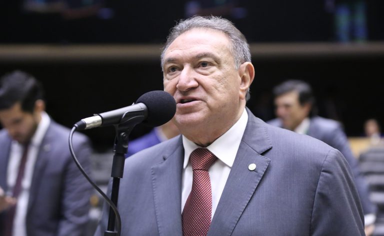 Comissão aprova projeto que prevê ajuda do governo para reconstruir casas em área atingida por desastres – Notícias