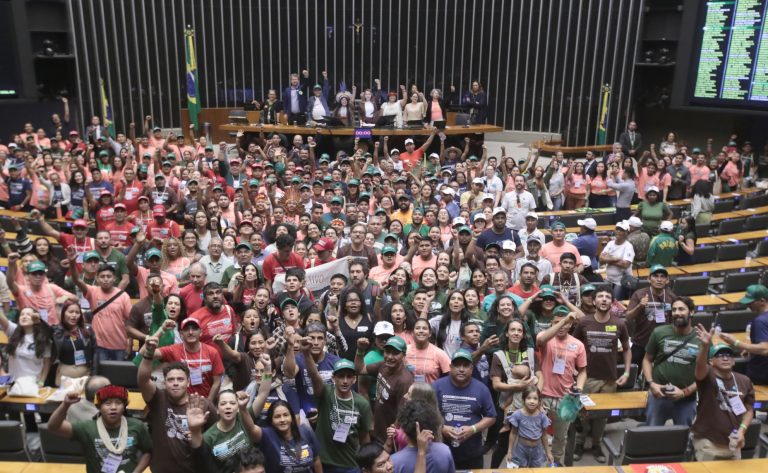 Manifestos em defesa das terras indígenas marcam o Dia da Amazônia na Câmara – Notícias