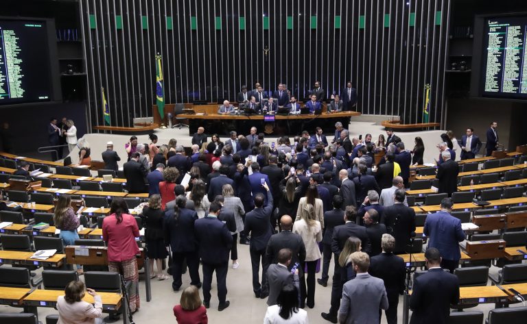 Câmara aprova regime de urgência para projeto sobre anistia – Notícias