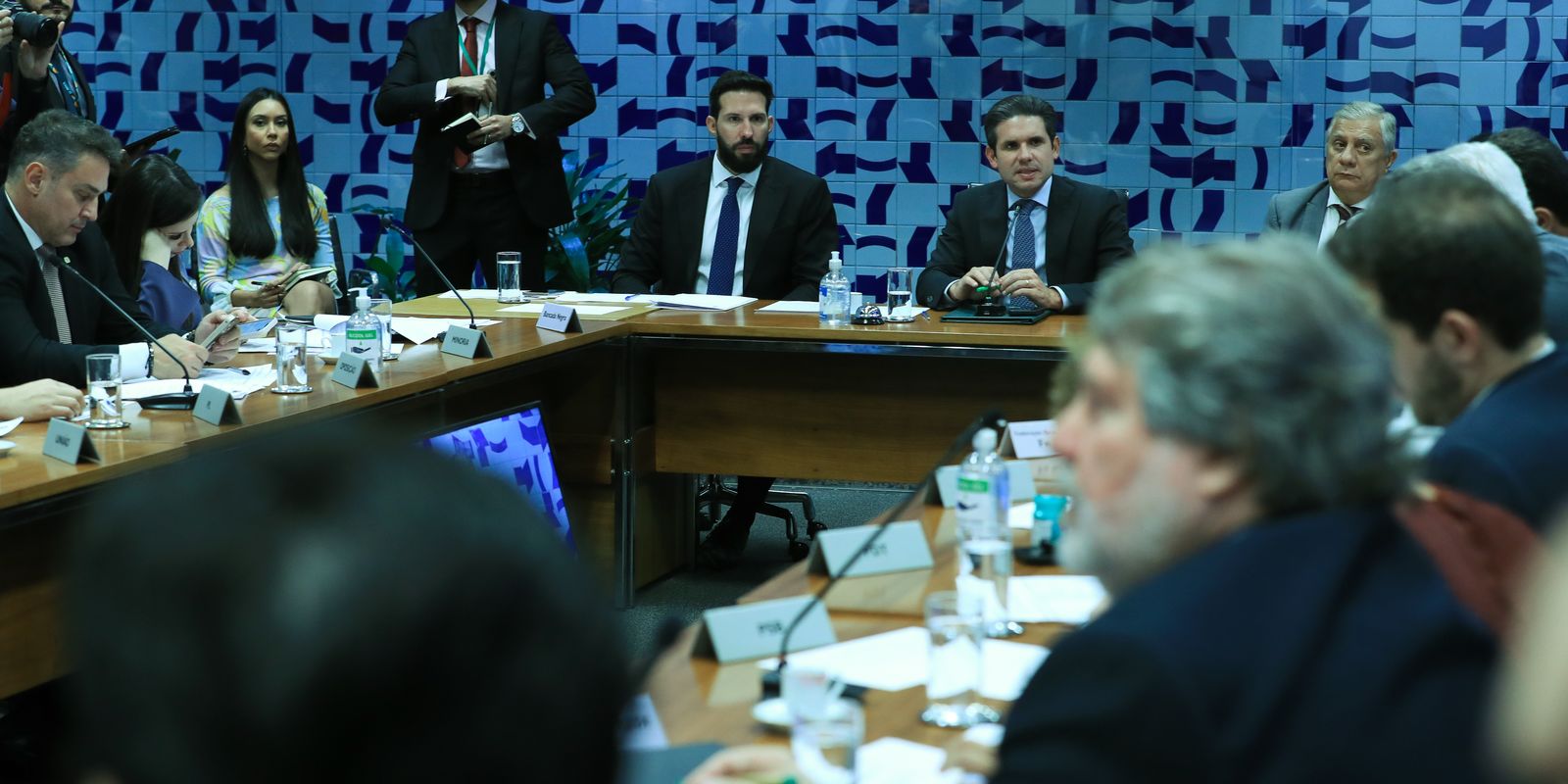 Líderes devem avaliar hoje isenção do IR até R$ 5 mil, diz Motta