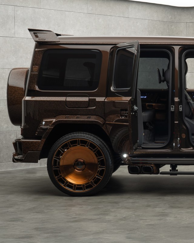 Mansory acabou de transformar um Mercedes G63 em um supercarro árabe em esteróides