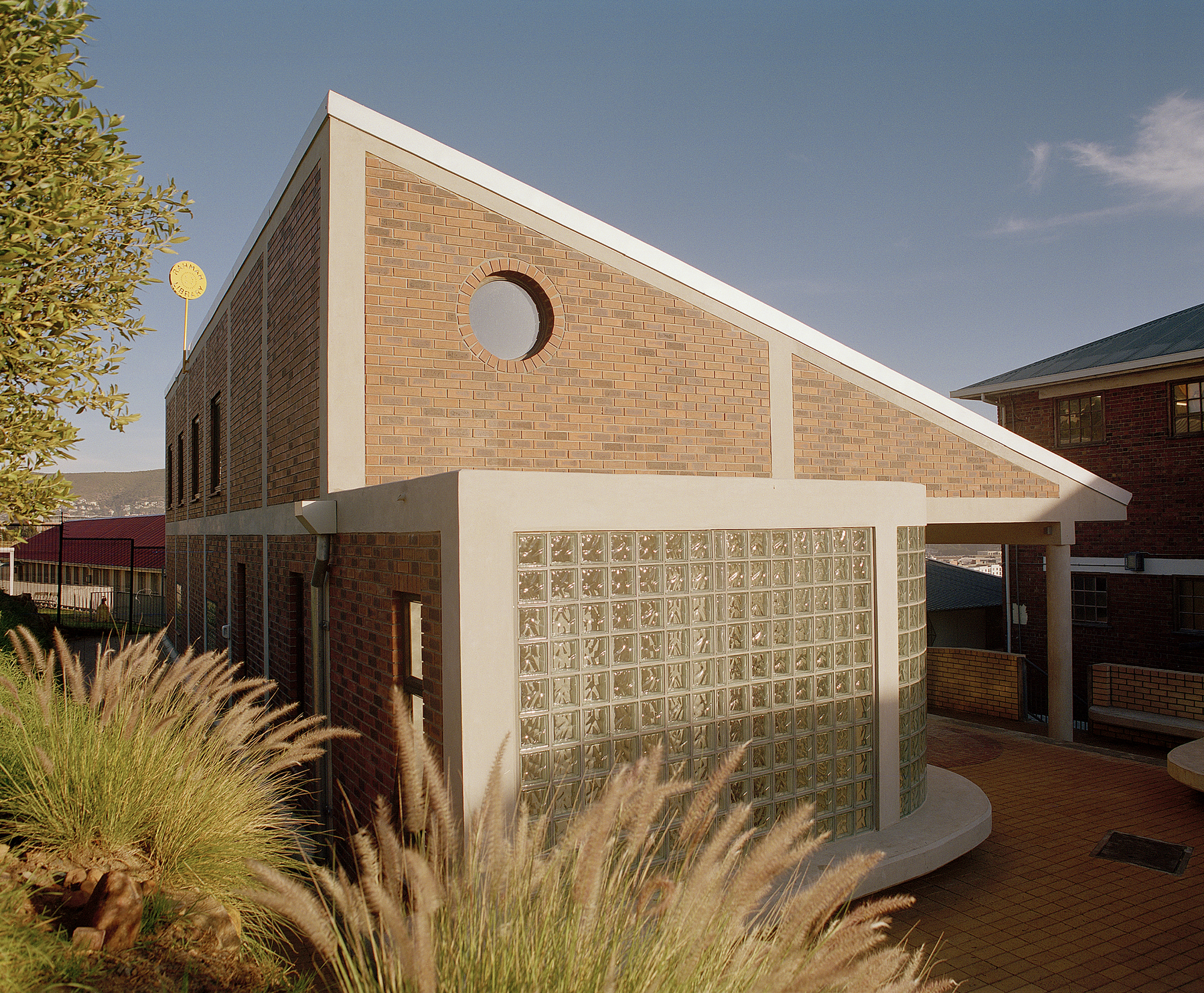 Biblioteca Rahmah / The Maak