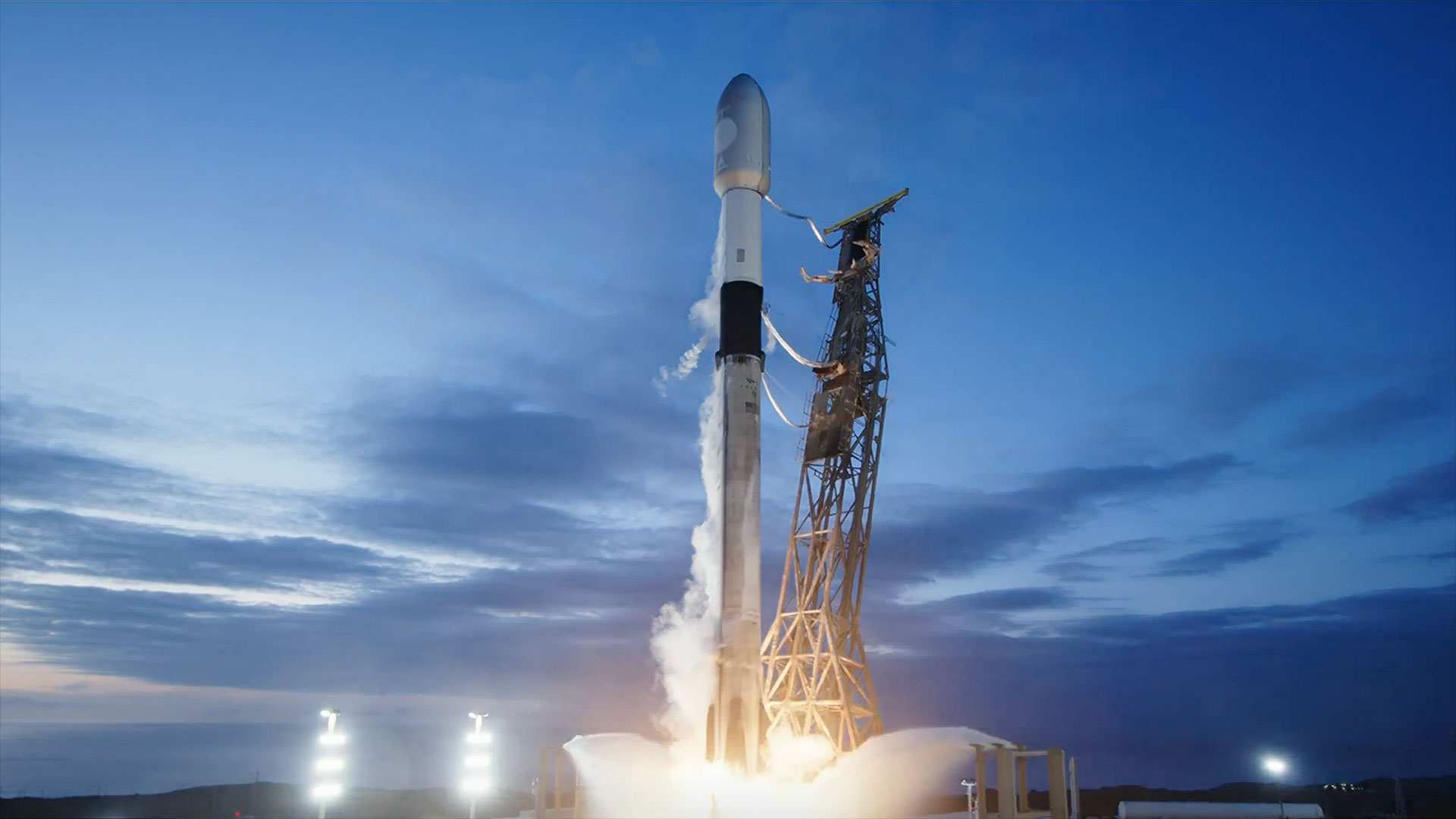 SpaceX lança satélites Starlink de Vandenberg na Califórnia