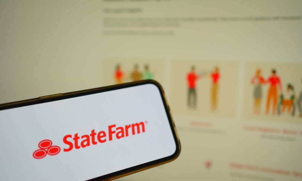 State Farm enfrenta processo enquanto proprietário alega negação de reivindicações com fins lucrativos