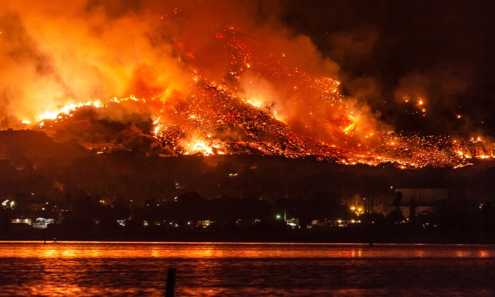 O plano de partilha de custos da Califórnia pode remodelar quem paga pelos desastres climáticos