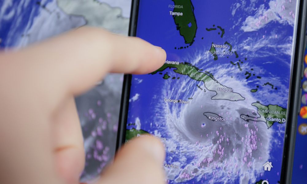 Chefe da Swiss Re pede ‘transformação de risco’ enquanto o furacão Melissa causa impacto caro